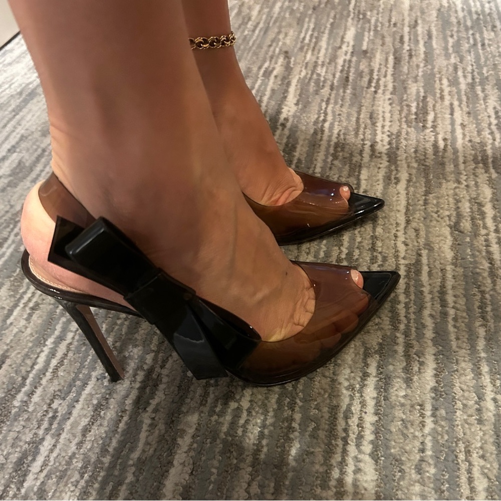 Gianvito Rossi Slingback open toe heels. size 36.5 run small